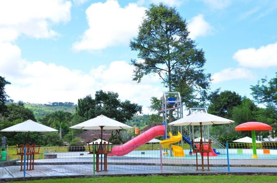 Puncak Village Hotel & Kampung Main Anak Gadok المظهر الخارجي الصورة